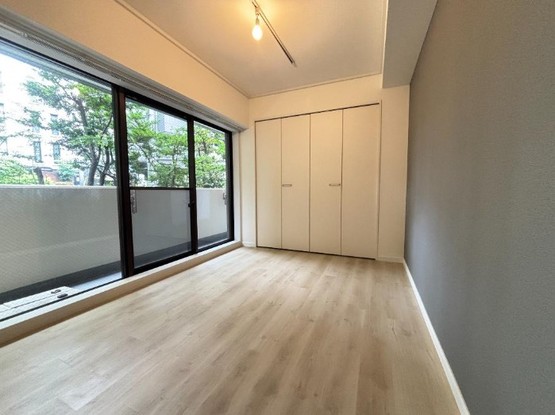 apartment 東京都新宿区四谷４丁目28-20 パレエテルネル403号室