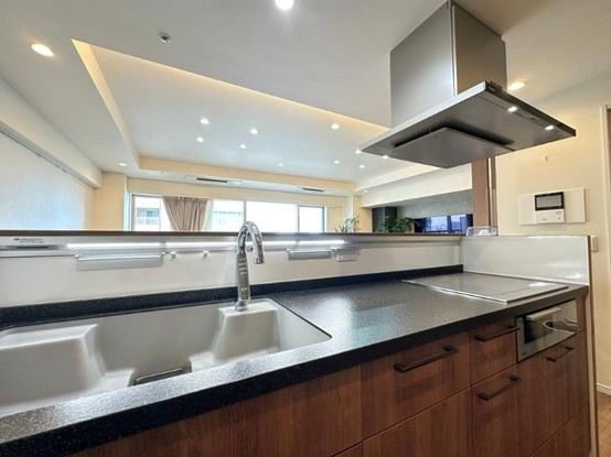 apartment 東京都新宿区四谷４丁目28-20 パレエテルネル403号室