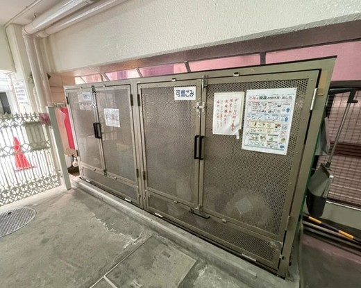 apartment 東京都新宿区四谷４丁目28-20 パレエテルネル403号室