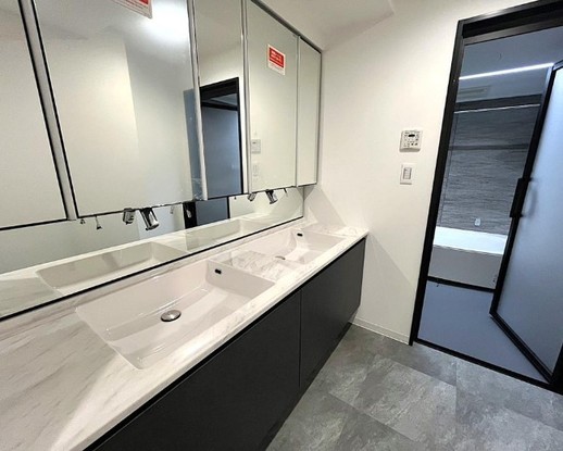 apartment 東京都新宿区四谷４丁目28-20 パレエテルネル403号室