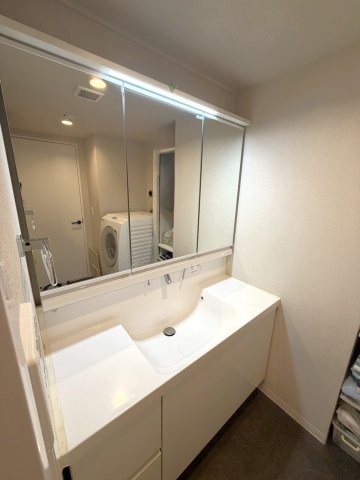 apartment 東京都新宿区四谷４丁目28-20 パレエテルネル403号室