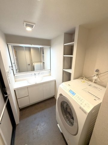 apartment 東京都新宿区四谷４丁目28-20 パレエテルネル403号室