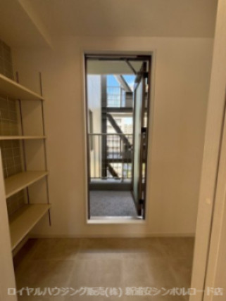 apartment 千葉県浦安市入船４丁目3-1 新浦安エスケービル1階