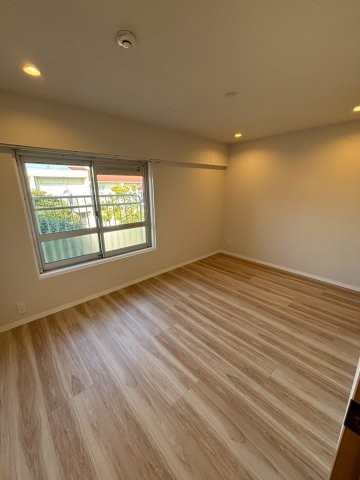 apartment 千葉県浦安市入船４丁目3-1 新浦安エスケービル1階