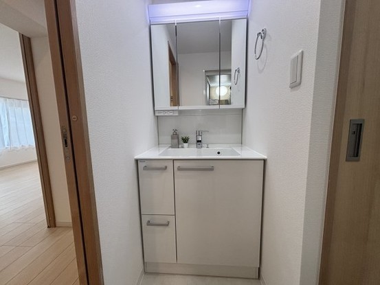 apartment 千葉県千葉市美浜区高洲１丁目22-23 稲毛海岸ニイクラビル1階