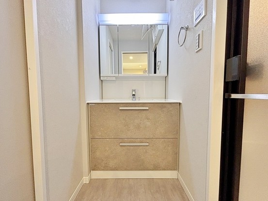 apartment 東京都新宿区上落合１丁目
地図を見る