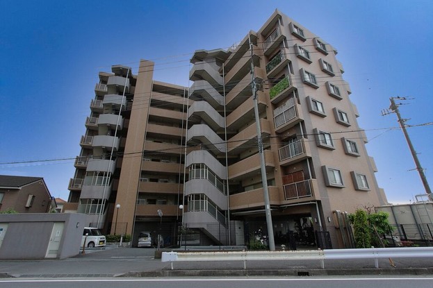 apartment 埼玉県三郷市三郷３丁目
地図を見る