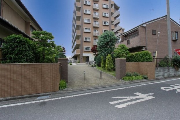 apartment 埼玉県三郷市三郷３丁目
地図を見る