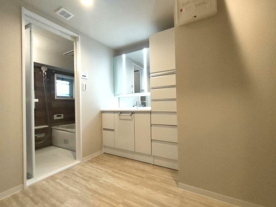 apartment 埼玉県三郷市彦成３丁目207-3