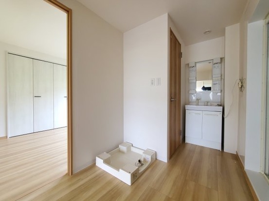 apartment 埼玉県三郷市彦成３丁目
地図を見る