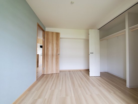 apartment 埼玉県三郷市彦成３丁目
地図を見る