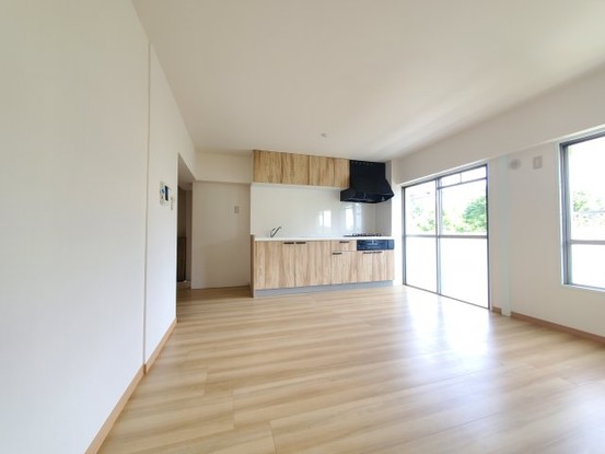 apartment 埼玉県三郷市彦成３丁目
地図を見る