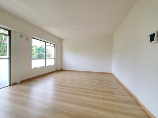 apartment 埼玉県三郷市彦成３丁目
地図を見る