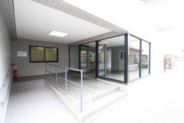 apartment 埼玉県三郷市彦成３丁目207-3