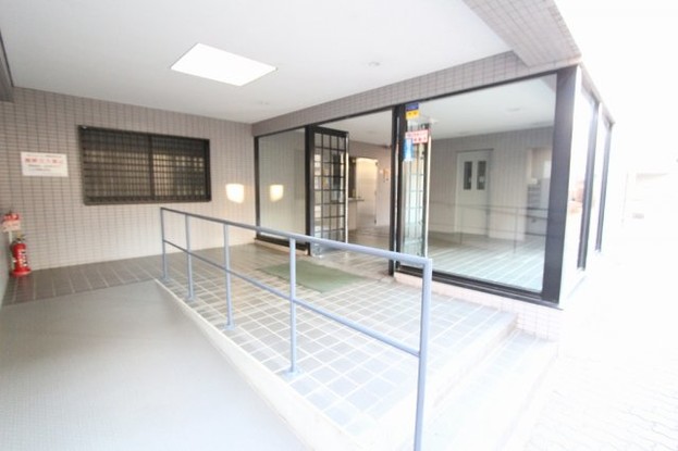 apartment 埼玉県三郷市彦成３丁目207-3