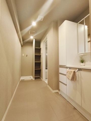 apartment 埼玉県三郷市早稲田６丁目
地図を見る