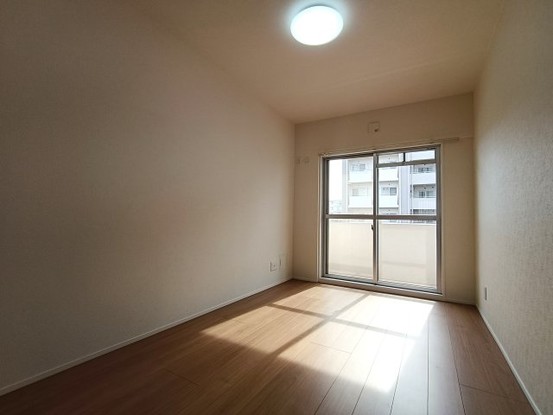 apartment 埼玉県三郷市早稲田６丁目
地図を見る