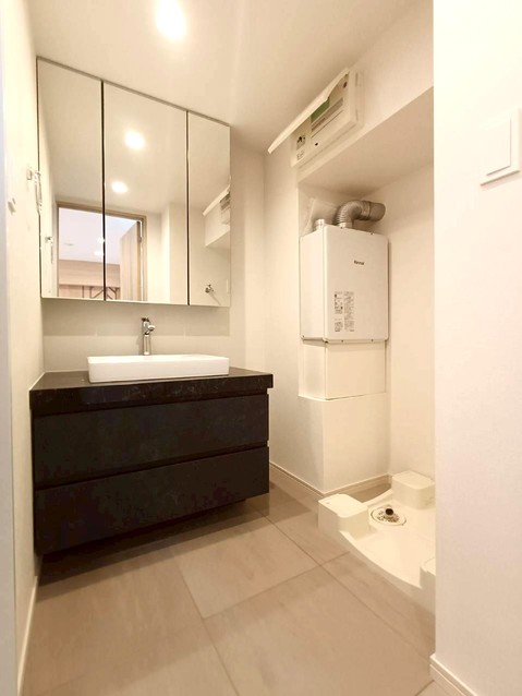 apartment 埼玉県三郷市彦成３丁目207-3