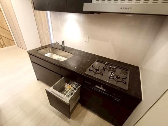 apartment 埼玉県三郷市彦成３丁目207-3