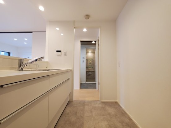 apartment 埼玉県三郷市戸ケ崎２丁目
地図を見る