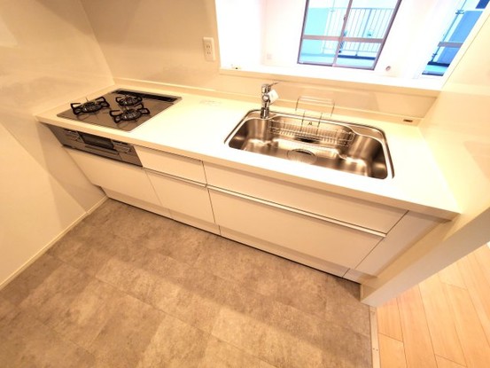 apartment 埼玉県三郷市戸ケ崎２丁目
地図を見る