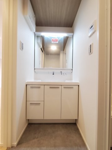 apartment 埼玉県三郷市戸ケ崎２丁目
地図を見る