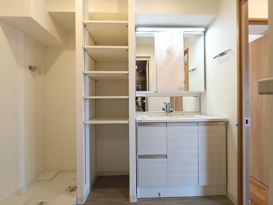 apartment 埼玉県三郷市新和５丁目
地図を見る