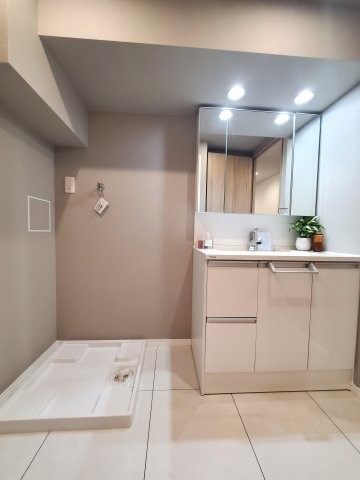 apartment 埼玉県三郷市三郷１丁目
地図を見る