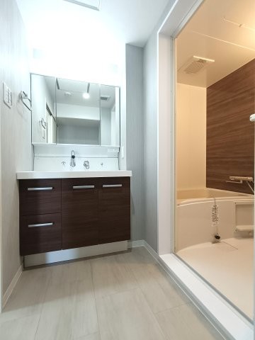apartment 埼玉県三郷市さつき平１丁目
地図を見る