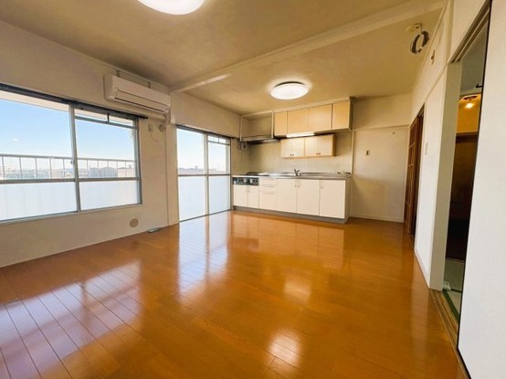 apartment 埼玉県三郷市彦成３丁目
地図を見る