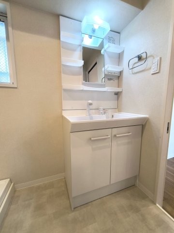 apartment 埼玉県三郷市彦成３丁目207-3