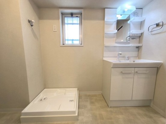 apartment 埼玉県三郷市彦成３丁目207-3