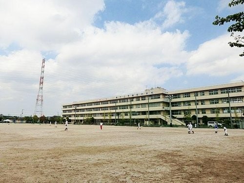 apartment 埼玉県三郷市早稲田５丁目
地図を見る