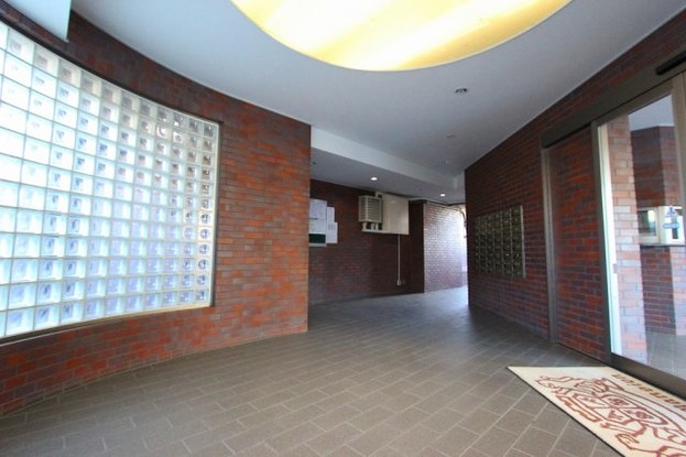apartment 埼玉県三郷市早稲田５丁目
地図を見る