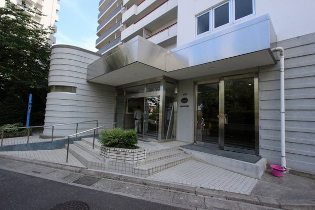 apartment 埼玉県三郷市さつき平１丁目
地図を見る