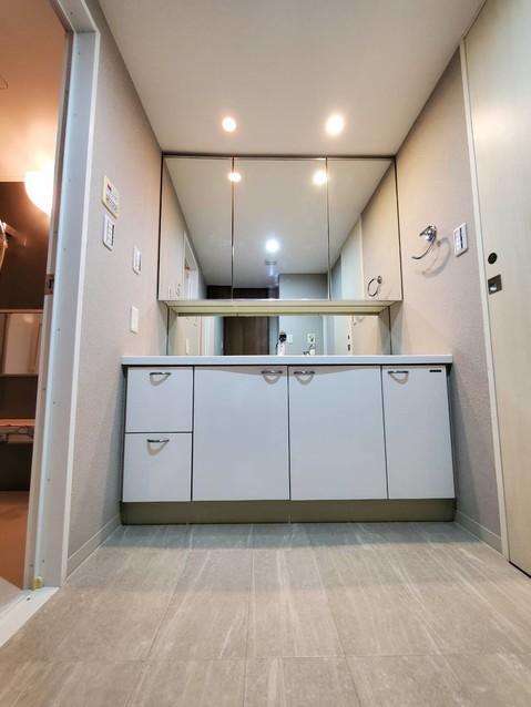 apartment 埼玉県八潮市大字浮塚
地図を見る