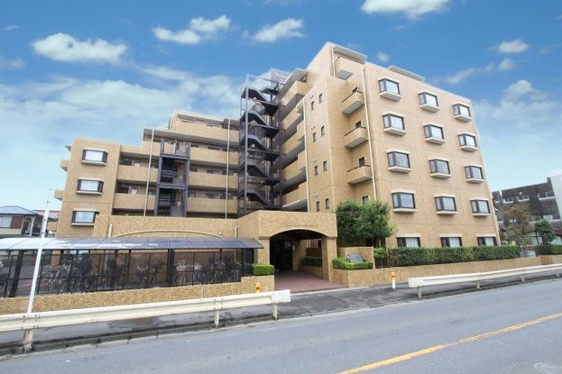 apartment 埼玉県三郷市早稲田５丁目
地図を見る