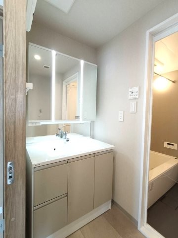 apartment 埼玉県三郷市早稲田４丁目
地図を見る