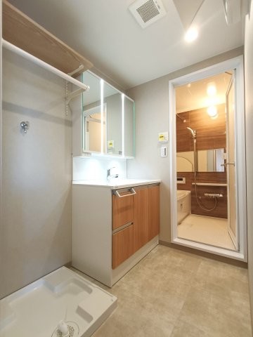 apartment 埼玉県三郷市早稲田５丁目
地図を見る