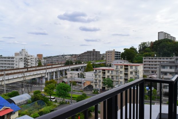 apartment 東京都多摩市貝取１丁目
地図を見る