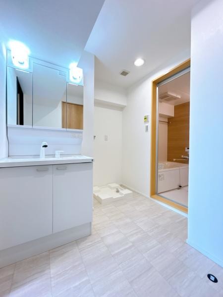 apartment 愛知県豊川市谷川町洞131　谷川町倉庫付事務所A