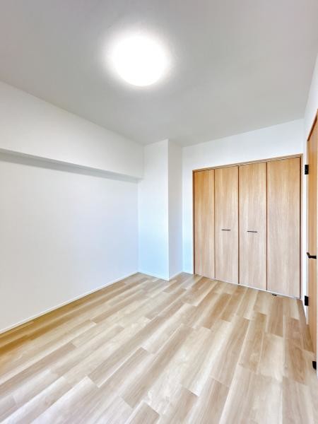 apartment 愛知県豊川市谷川町洞131　谷川町倉庫付事務所A