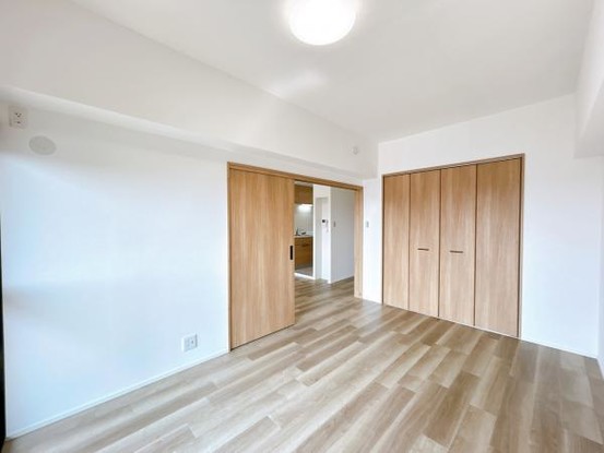 apartment 愛知県豊川市谷川町洞131　谷川町倉庫付事務所A