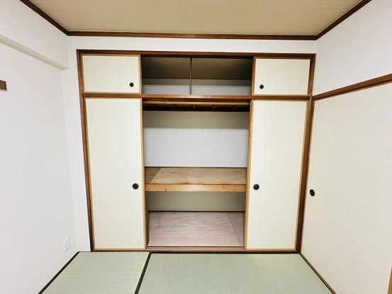 apartment 愛知県豊川市谷川町洞131　谷川町倉庫付事務所A
