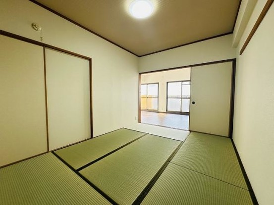 apartment 愛知県豊川市谷川町洞131　谷川町倉庫付事務所A