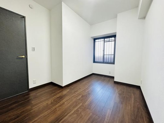 apartment 愛知県豊川市谷川町洞131　谷川町倉庫付事務所A