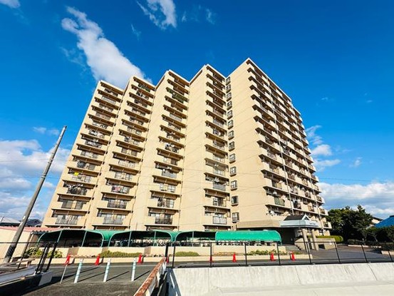 apartment 愛知県豊川市谷川町洞131　谷川町倉庫付事務所A