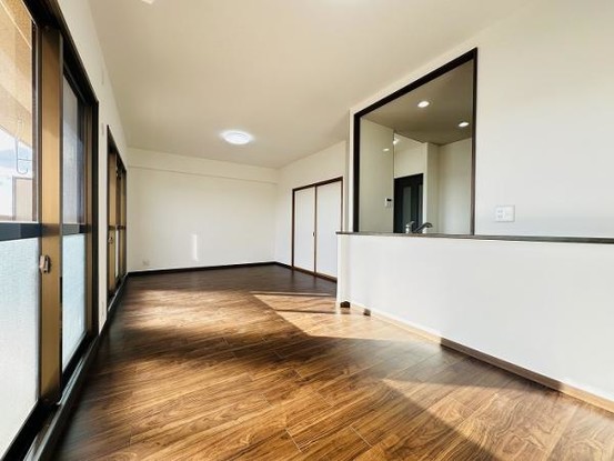 apartment 愛知県豊川市谷川町洞131　谷川町倉庫付事務所A