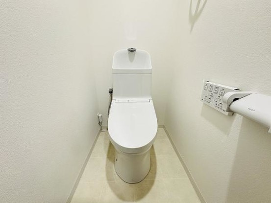 apartment 愛知県豊川市谷川町洞131　谷川町倉庫付事務所A