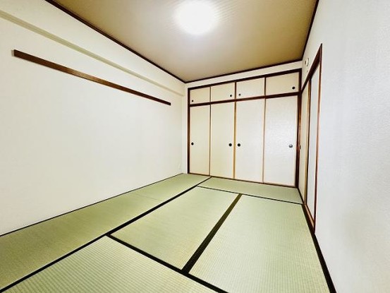 apartment 愛知県豊川市谷川町洞131　谷川町倉庫付事務所A